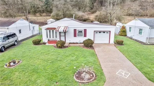 109 Greentree LN, Weirton, WV 26062