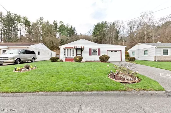 109 Greentree LN, Weirton, WV 26062