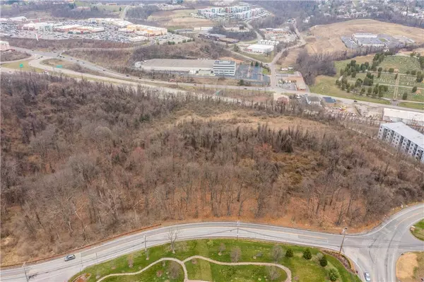 VL Ridge Rd, Robinson Twp - Nwa, PA 15205