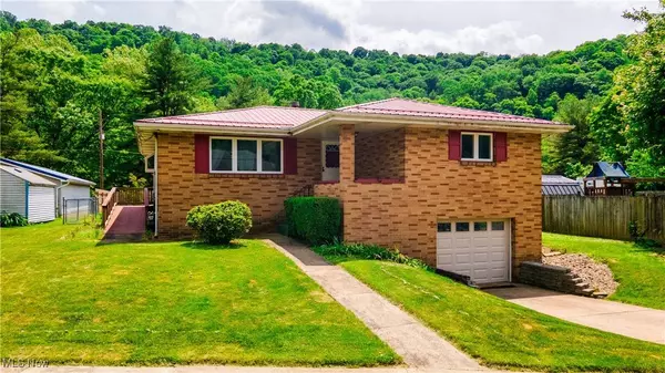 330 Patricia AVE, Weirton, WV 26062