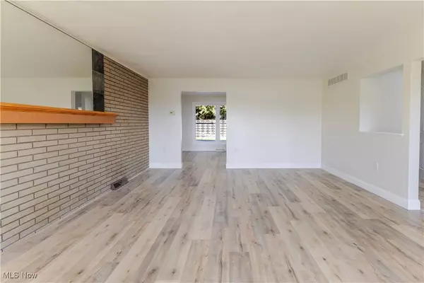 211 Donnell ST, Weirton, WV 26062