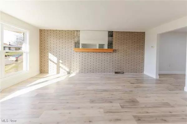 211 Donnell ST, Weirton, WV 26062