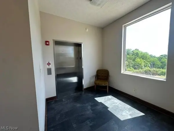 210 Three Springs DR, Weirton, WV 26062