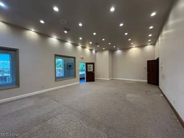 210 Three Springs DR, Weirton, WV 26062