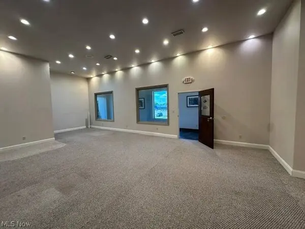 210 Three Springs DR, Weirton, WV 26062