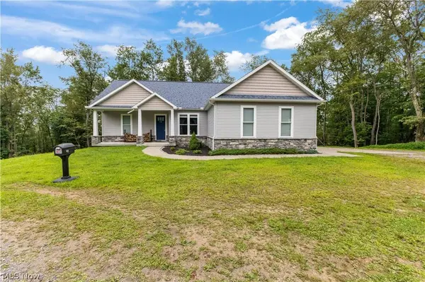 119 Riverside DR, New Cumberland, WV 26047