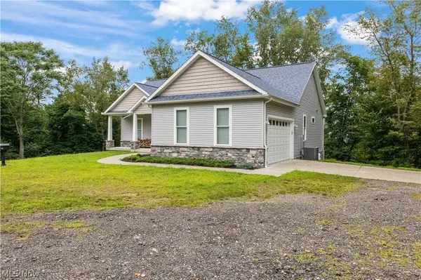 119 Riverside DR, New Cumberland, WV 26047