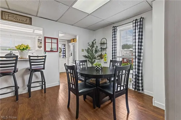 300 N 10th ST, Weirton, WV 26062