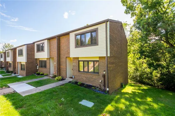 108 Springwater Ct, Moon/crescent Twp, PA 15108
