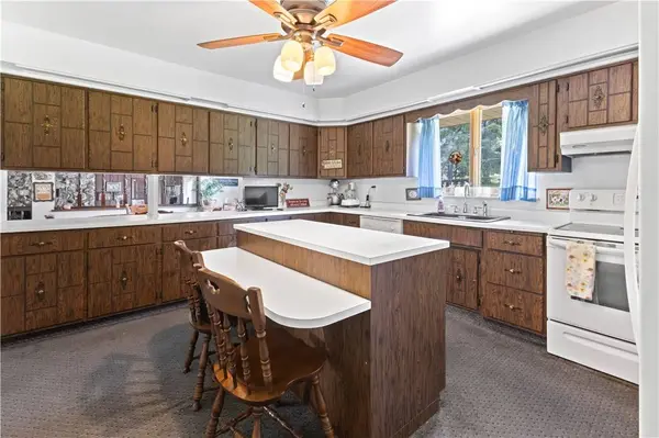 369 S Kings Creek Road, Hanover Twp, PA 15021