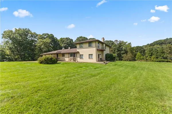369 S Kings Creek Road, Hanover Twp, PA 15021