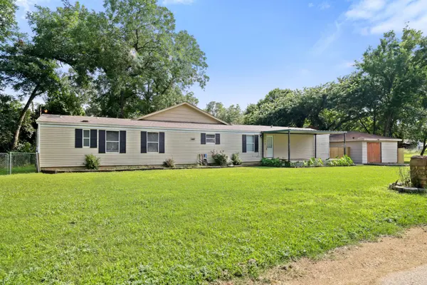feature image of Room for More at 215 E Florida in Durant