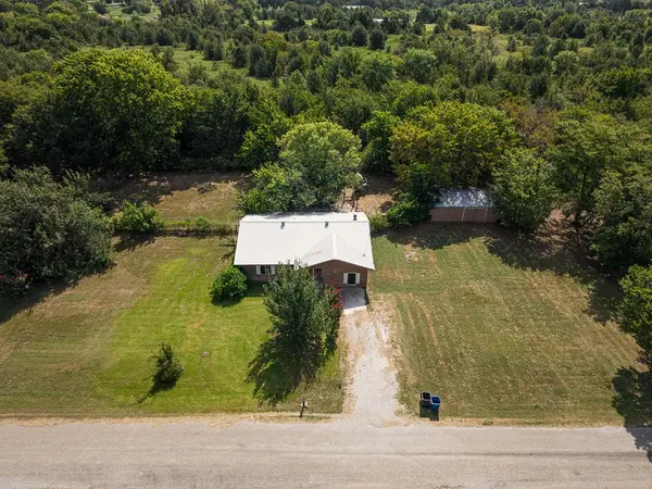 Charming Durant Home: 151 E 4th – Comfort, Convenience, and Community