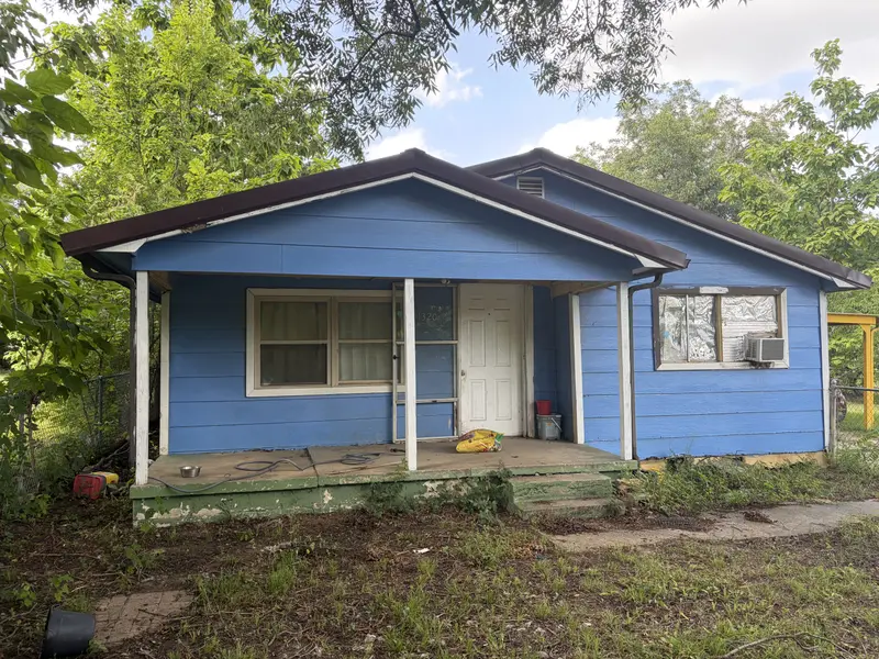 1320 W Louisiana St, Durant, OK 74701-6136