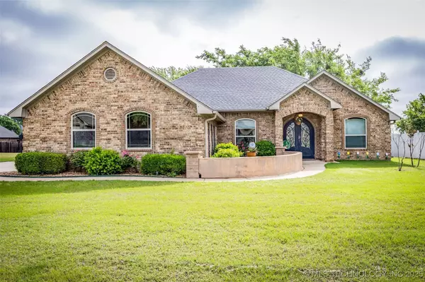 908 Springfield Court CT, Durant, OK 74701