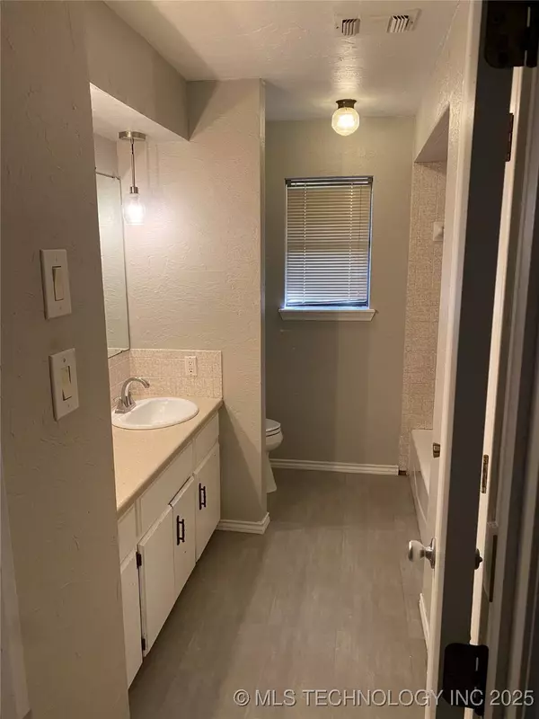 5304 Pheasant RUN, Durant, OK 74701