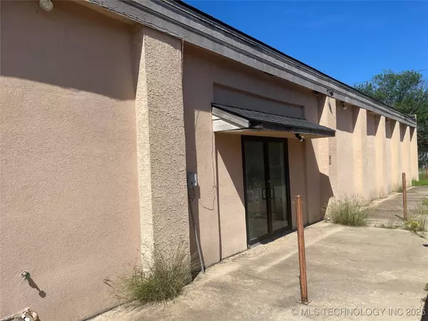 616 N 1st AVE, Durant, OK 74701