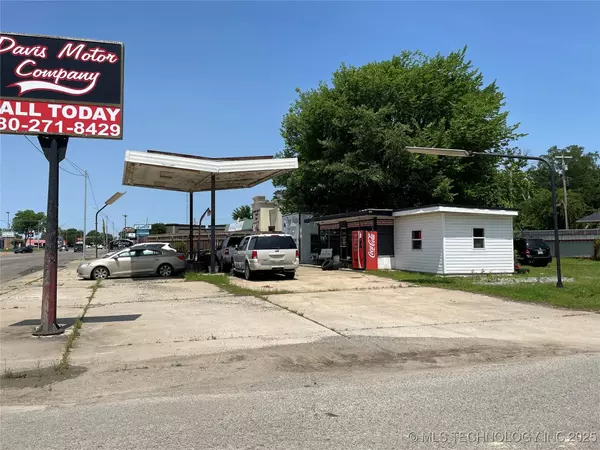 1002 W Main ST, Durant, OK 74701