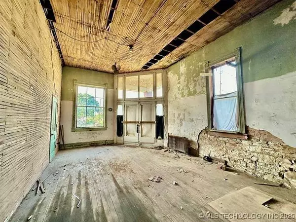 301 W Main ST, Roff, OK 74865