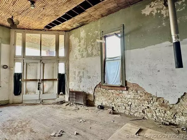 301 W Main ST, Roff, OK 74865