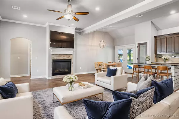 350 Edgewood CIR, Durant, OK 74701