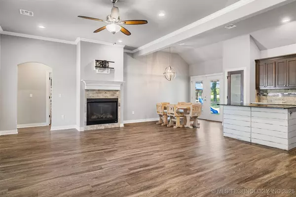 350 Edgewood CIR, Durant, OK 74701