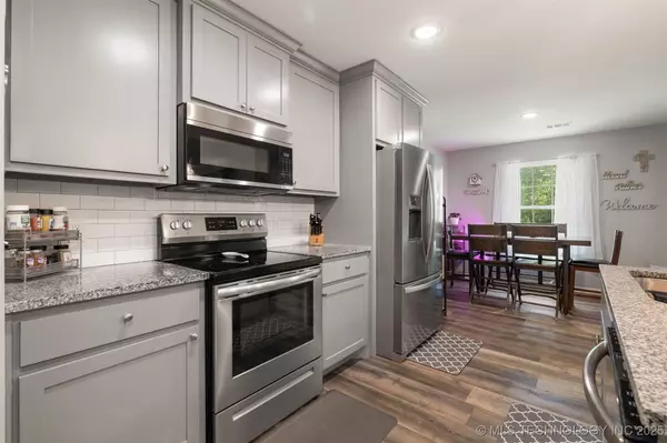 303 Rawlings RD, Durant, OK 74701