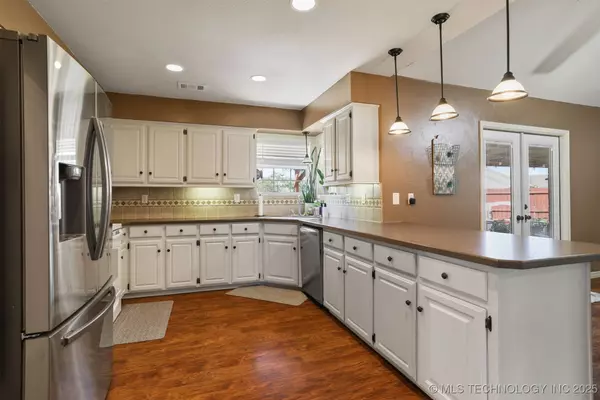 2811 Misty CIR, Durant, OK 74701