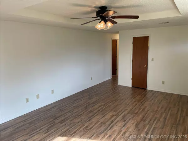 116 E 5th ST, Coleman, OK 73432