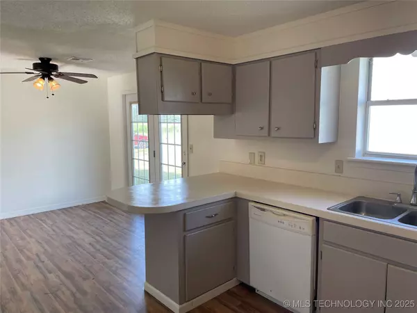 116 E 5th ST, Coleman, OK 73432