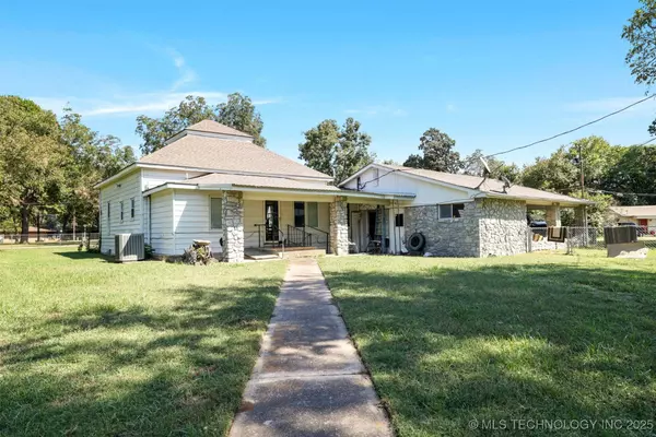 506 E Neil Armstrong, Tishomingo, OK 73460