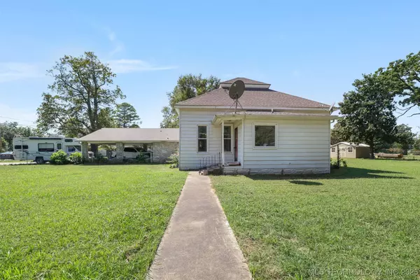 506 E Neil Armstrong, Tishomingo, OK 73460