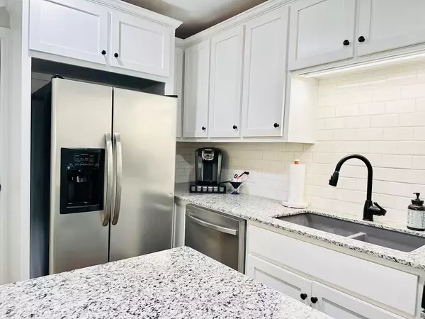 701 W Locust St, Durant, OK 74701-3946