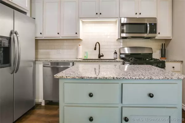 701 W Locust ST, Durant, OK 74701