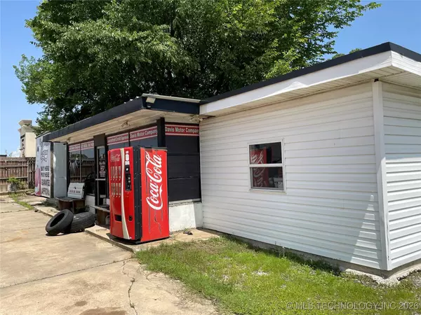 1002 W Main ST, Durant, OK 74701