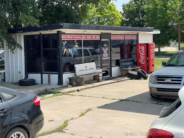 1002 W Main ST, Durant, OK 74701