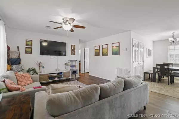 609 W Smiser RD, Calera, OK 74730