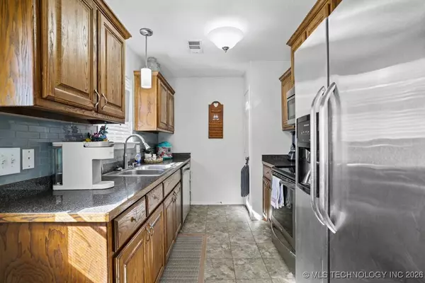 609 W Smiser RD, Calera, OK 74730