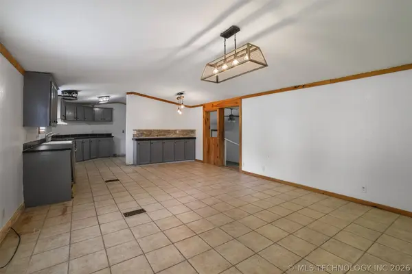 215 SE 2nd, Durant, OK 74701
