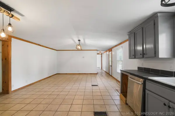 215 SE 2nd, Durant, OK 74701