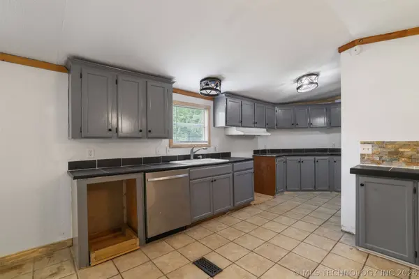 215 SE 2nd, Durant, OK 74701