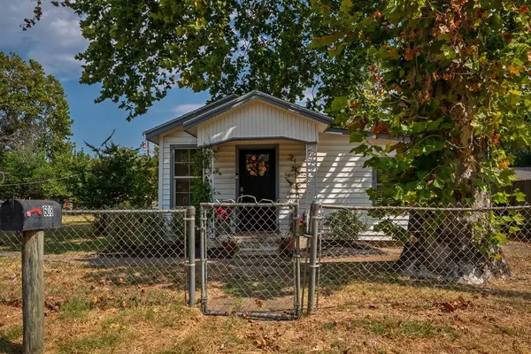 608 W Coleman, Colbert, OK 74733