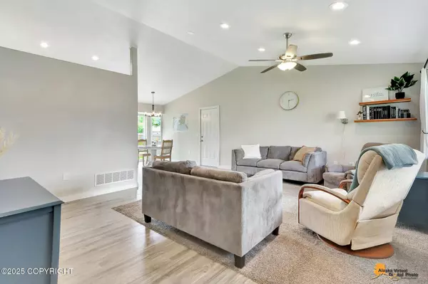 1085 N Angus LOOP, Palmer, AK 99645