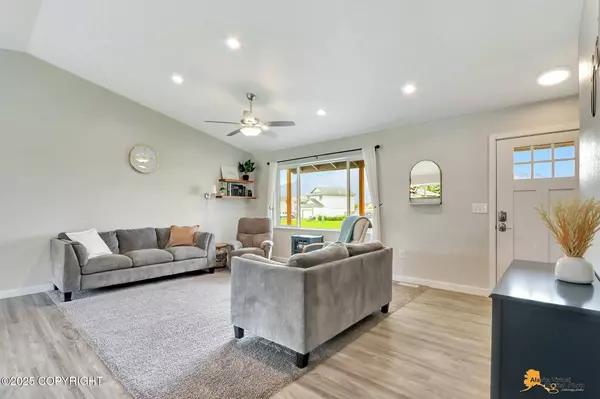 1085 N Angus LOOP, Palmer, AK 99645