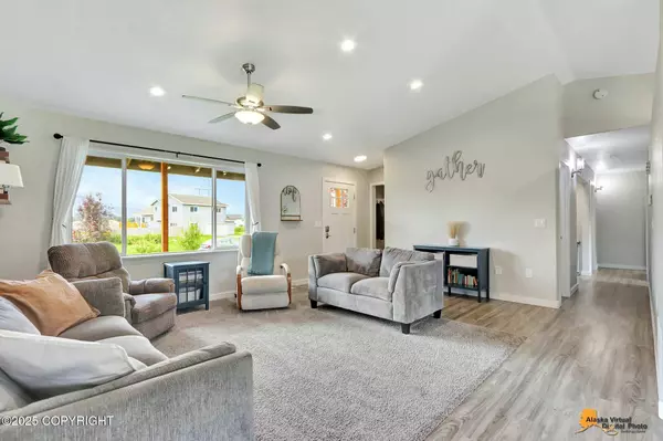 1085 N Angus LOOP, Palmer, AK 99645