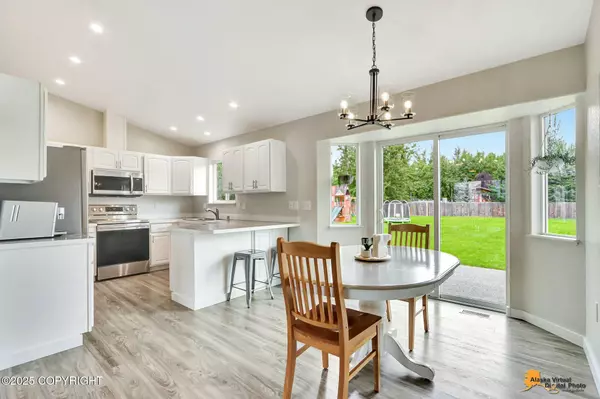 1085 N Angus LOOP, Palmer, AK 99645