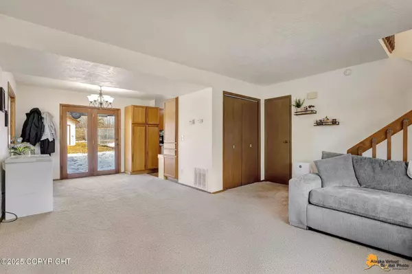 3033 Doil DR, Anchorage, AK 99507