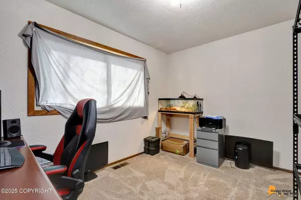 3033 Doil DR, Anchorage, AK 99507