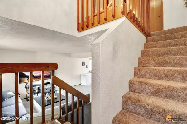 3033 Doil DR, Anchorage, AK 99507