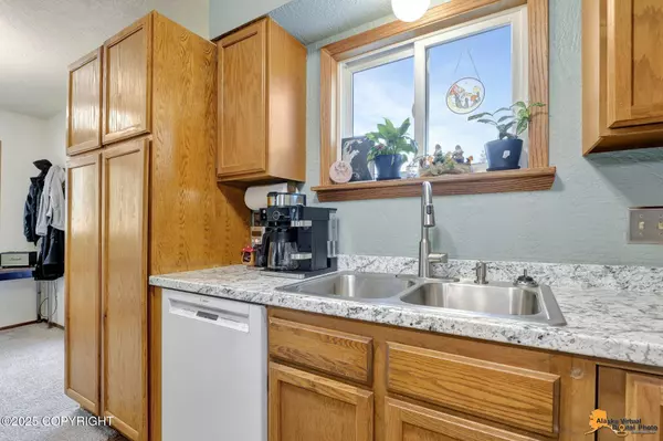 3033 Doil DR, Anchorage, AK 99507